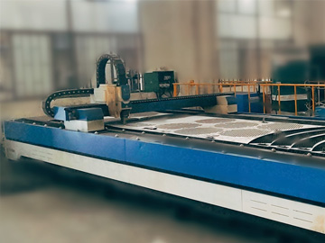 �����и��